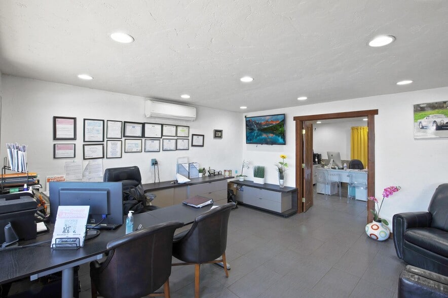 More Photos Of 4267 S Broadway, Englewood Auto Dealership For Sale