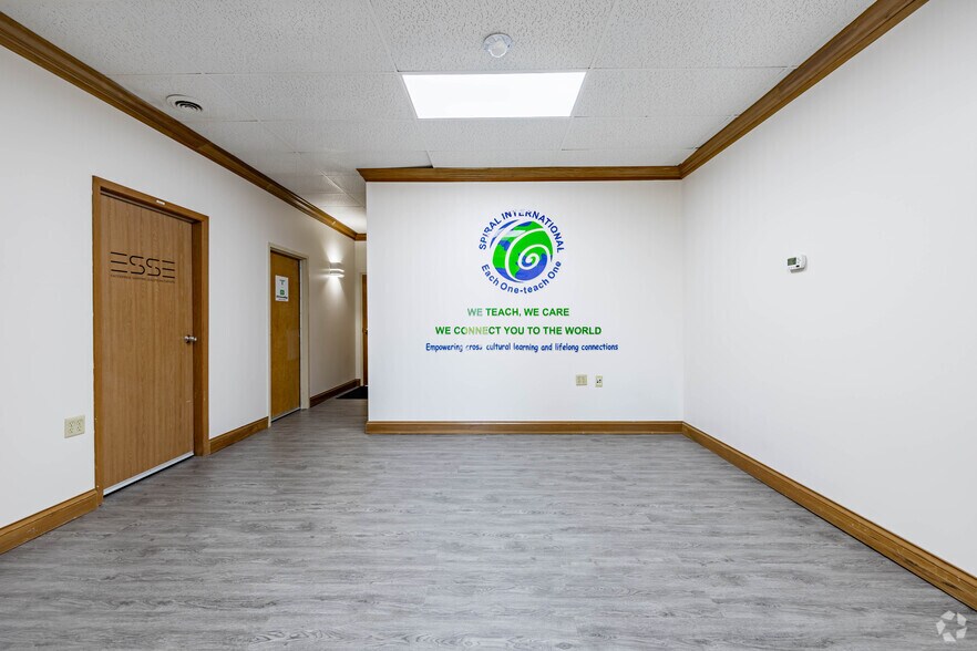 More Photos Of 2650-2680B Indian Ripple Rd, Beavercreek Unknown For Lease