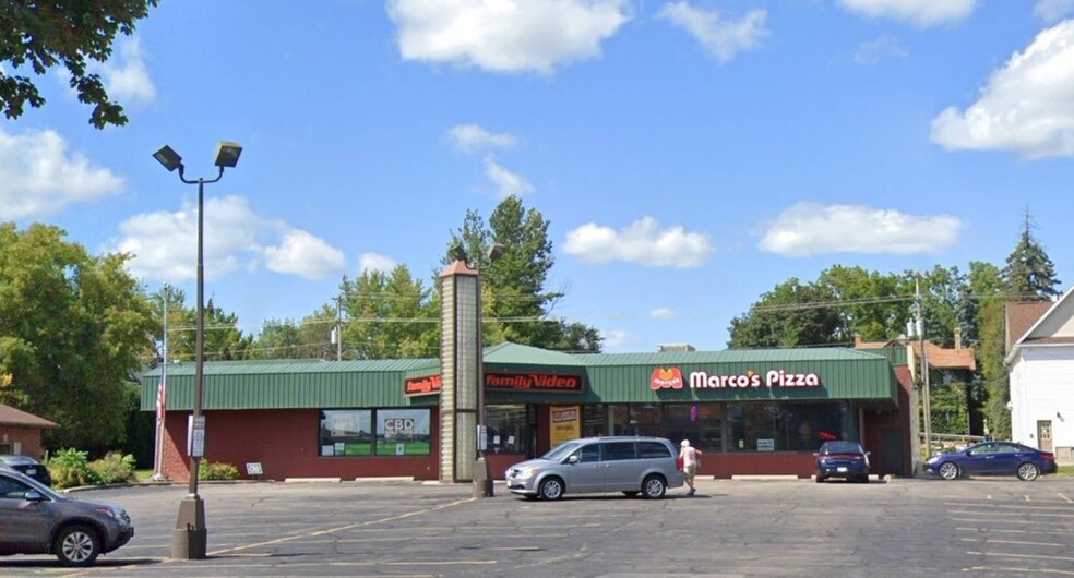 Primary Photo Of 1121 Main St, Keokuk General Retail For Lease