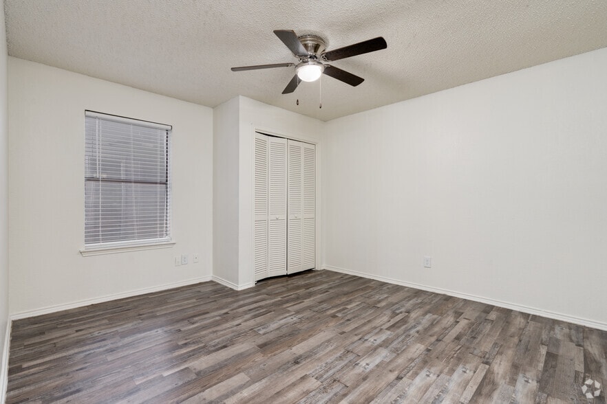 More Photos Of 121 S Hampton Rd, Crowley Apartments For Sale