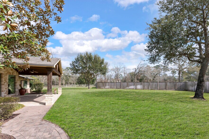 More Photos Of 8711 Hufsmith Kuykendahl Rd, Tomball Industrial For Sale