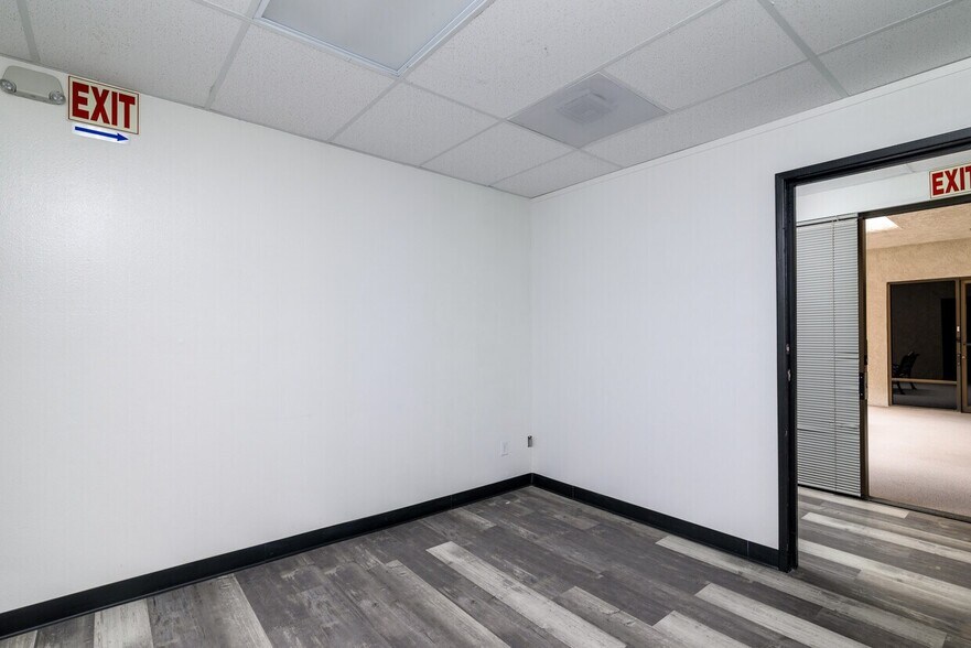 More Photos Of 501 W Channel Islands Blvd, Port Hueneme Loft Creative Space For Sale