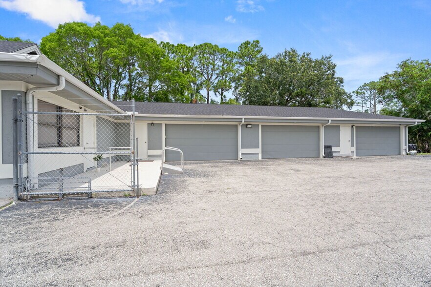 More Photos Of 6241 Arc Way, Fort Myers Office For Sale