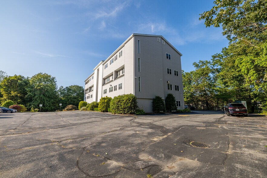 More Photos Of 1538 Turnpike St, North Andover Medical For Sale