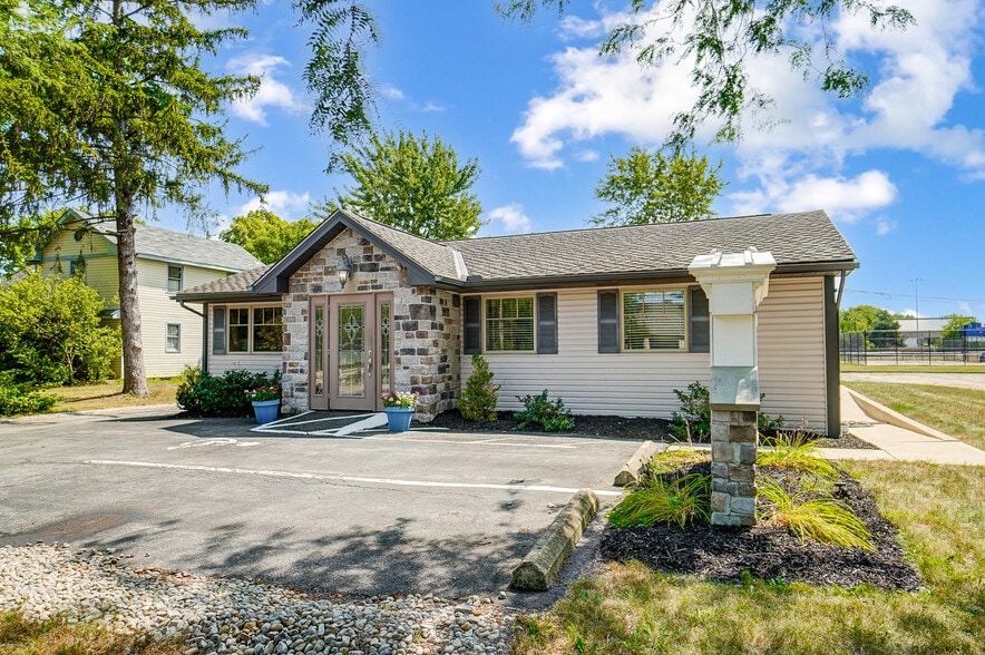 Primary Photo Of 4961 Cemetery Rd, Hilliard Loft Creative Space For Sale