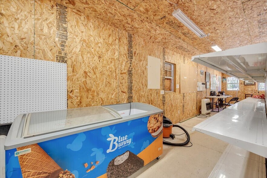 More Photos Of 1 State Hwy 108, Pinecrest Hotel For Sale