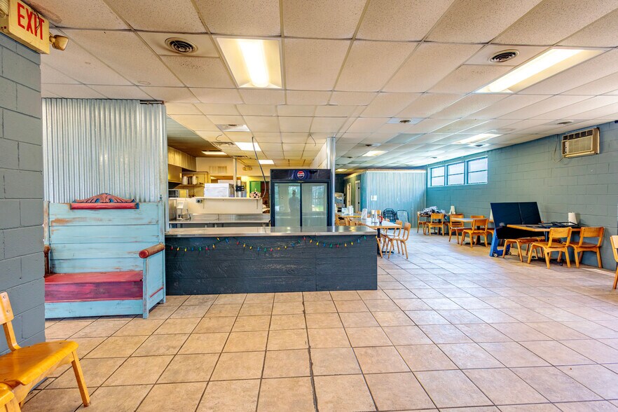 More Photos Of 15908 Main St, Town Creek General Retail For Sale