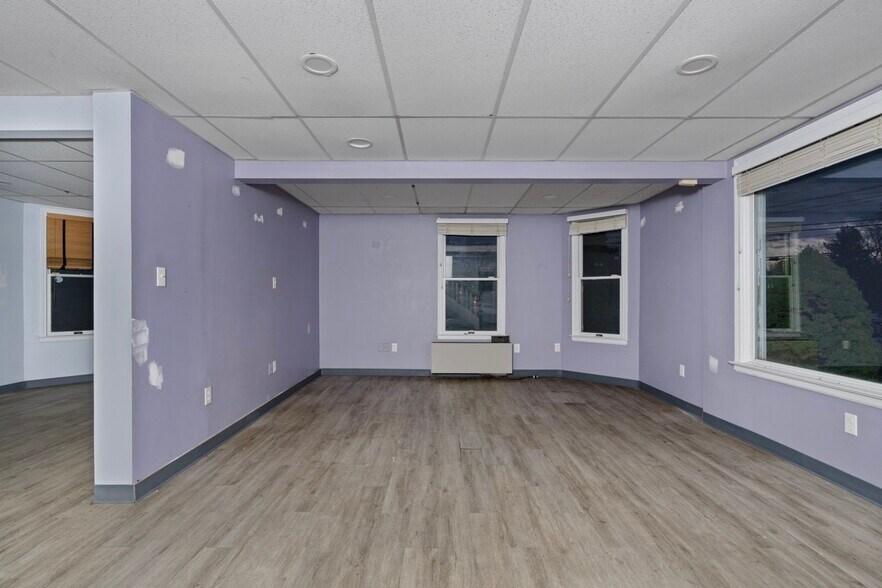 More Photos Of 345 New London Tpke, Glastonbury Unknown For Lease