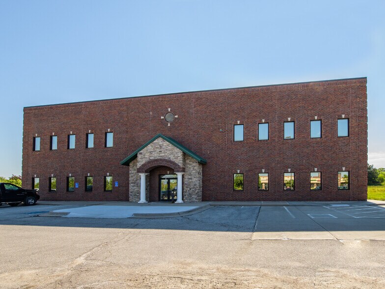 More Photos Of 5005 S 153rd St, Omaha Office For Sale