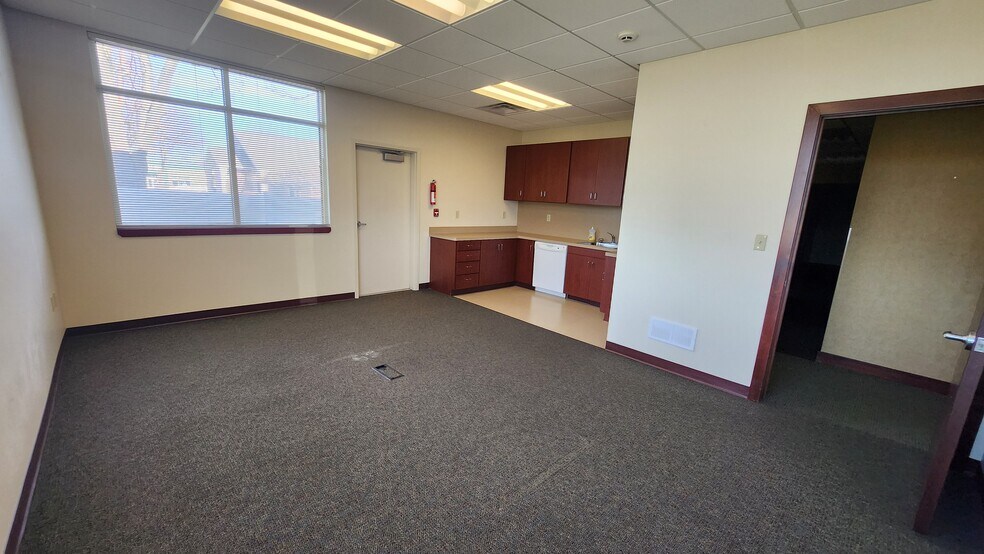 More Photos Of 370 N Meridian St, Blackfoot Office For Lease