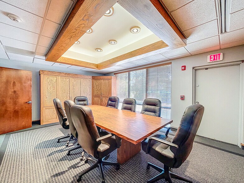 More Photos Of 5421 N 59th St, Tampa Office For Sale