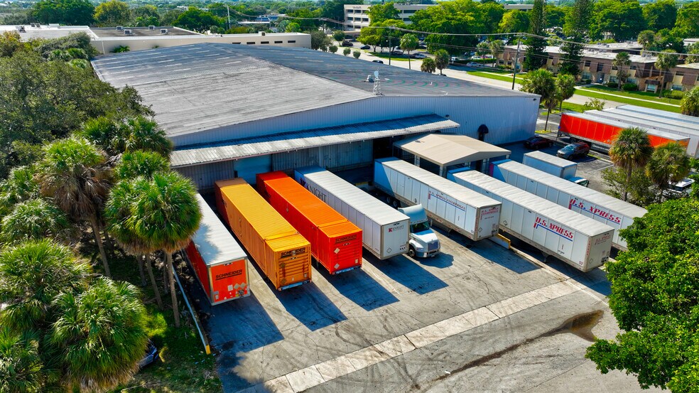 More Photos Of 198 Lock Rd, Deerfield Beach Warehouse For Lease