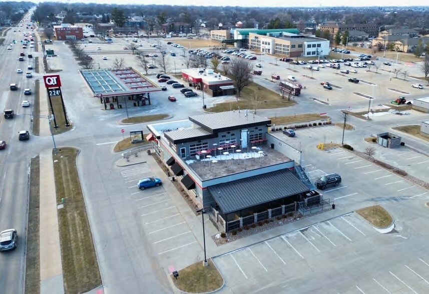 More Photos Of 810 E 1st St, Ankeny Restaurant For Lease