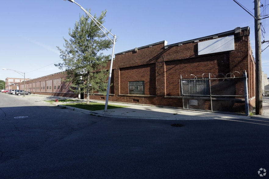 More Photos Of 2701 N Kildare Ave, Chicago Warehouse For Lease