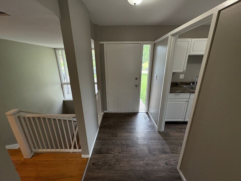 More Photos Of 3712 NW 51st St, Lincoln Apartments For Sale