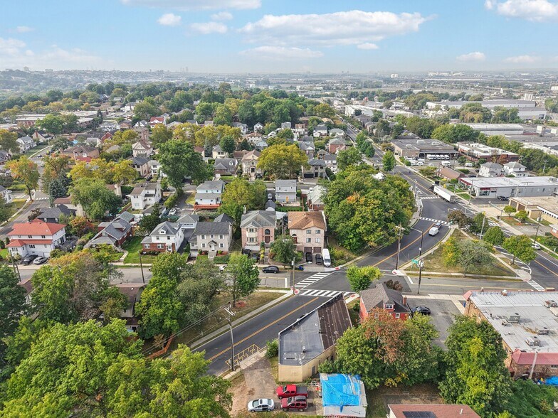 More Photos Of 825-829 Rt-5, Ridgefield General Retail For Sale