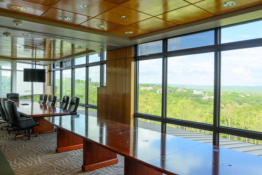 More Photos Of 8226 Bee Caves Rd, Austin Office For Sale