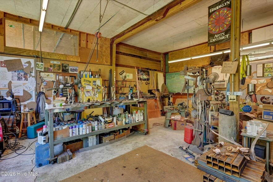 More Photos Of 711 S 5th Ave, Wilmington General Retail For Sale