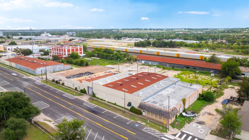 Primary Photo Of 417 W 2nd St, Taylor Warehouse For Sale