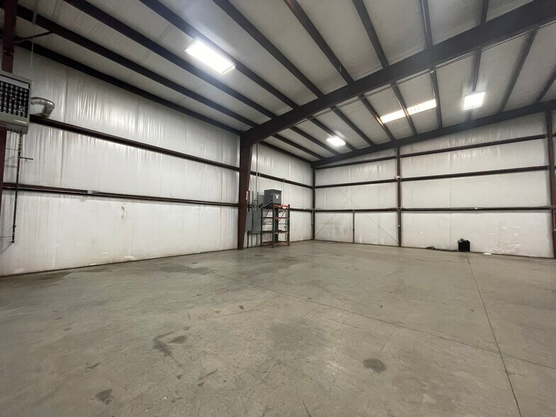 More Photos Of 125 W Robin Rd, Elkin Industrial For Sale