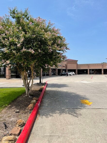 More Photos Of 6725 Atascocita Rd, Humble Unknown For Lease