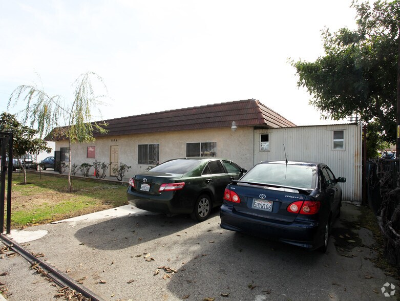 More Photos Of 1394 E 9th St, Pomona Contractor Storage Yard For Sale