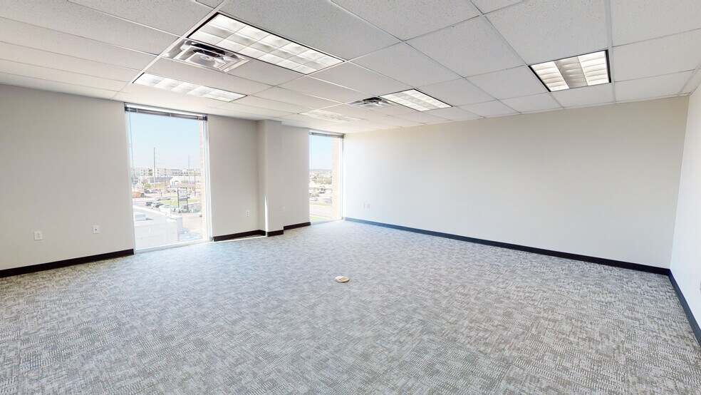 More Photos Of 7701 N Lamar Blvd, Austin Unknown For Lease