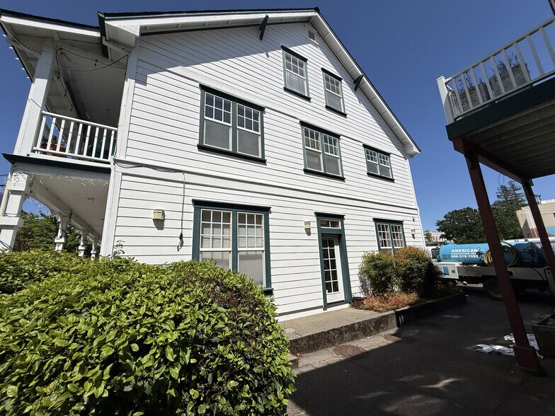 More Photos Of 9030 Windsor Rd, Windsor General Retail For Sale