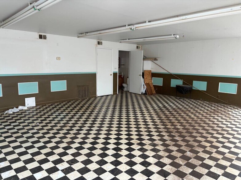 More Photos Of 4625 Pine St, Columbiaville Auto Dealership For Sale