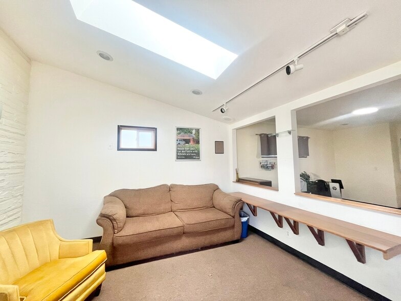 More Photos Of 8329 Fair Oaks Blvd, Carmichael Medical For Lease