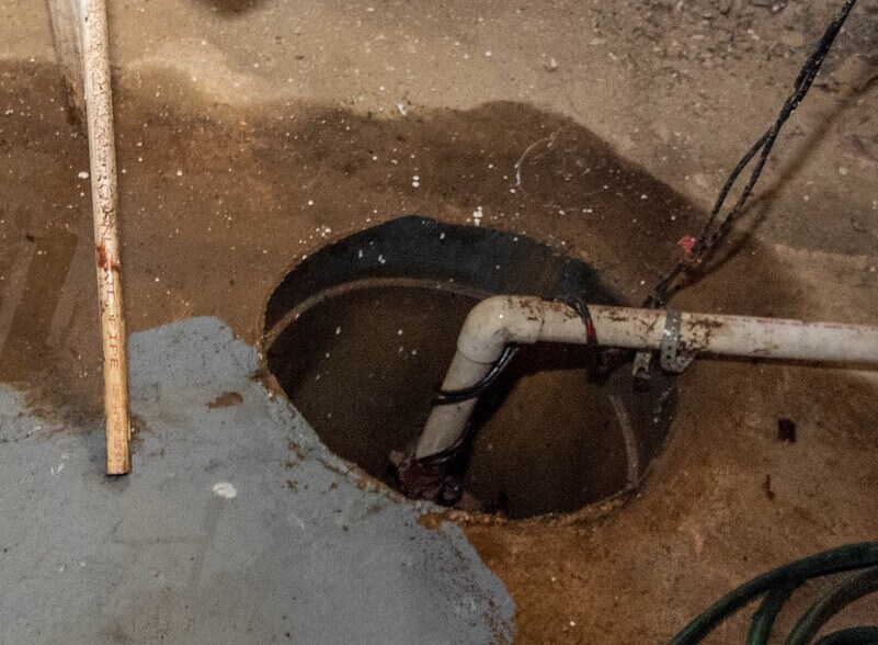 More Photos Of 316 S Broadway, Baltimore Storefront Retail Residential For Sale