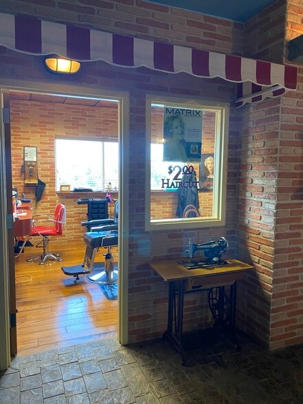 More Photos Of 1800-1850 E Merritt Island Cswy, Merritt Island Auto Dealership For Sale