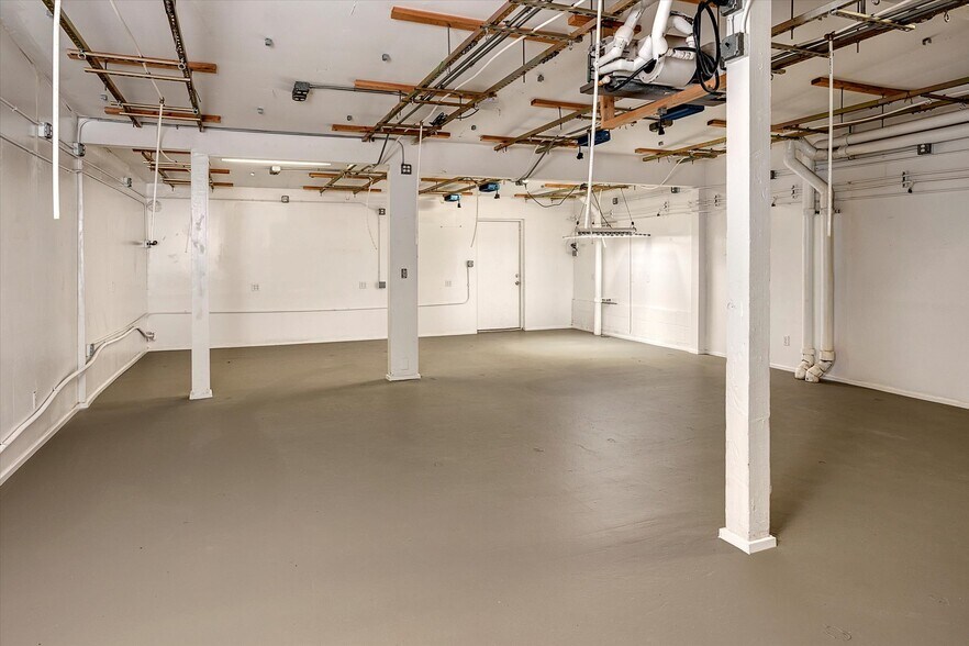 More Photos Of 10722 Lake City Way NE, Seattle Storefront Retail Office For Sale