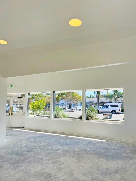 More Photos Of 3514 State St, Santa Barbara Restaurant For Lease