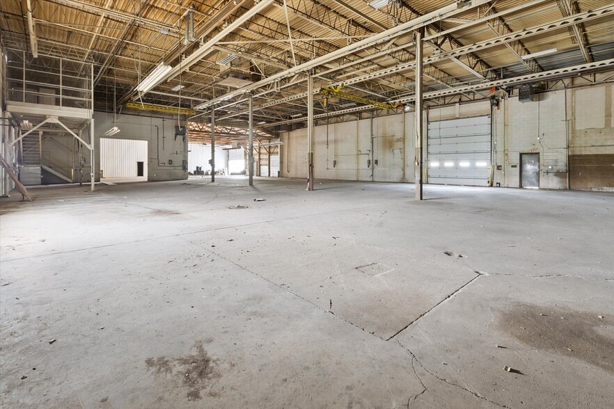 More Photos Of 211 Lee St, Saginaw Manufacturing For Sale