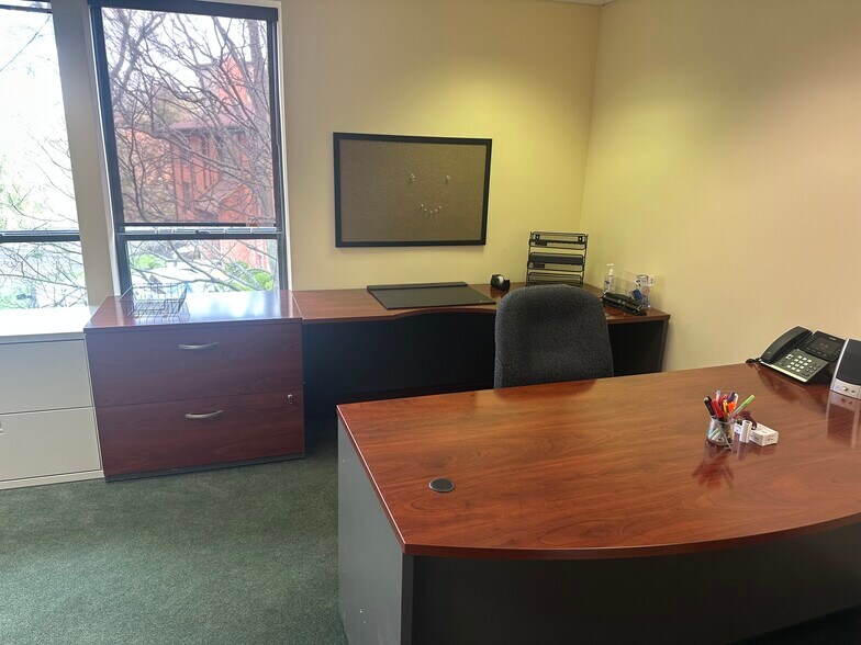 More Photos Of 700 McKnight Park Dr, Pittsburgh Office For Sale