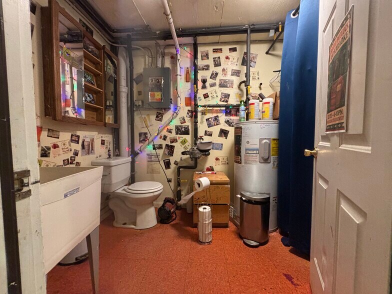 More Photos Of 11 Gifford St, Pittsfield Warehouse For Sale