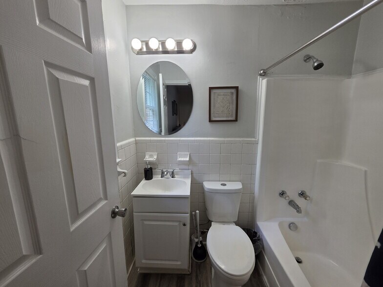 More Photos Of 812-830 Pilot Ave, Fayetteville Multifamily For Sale