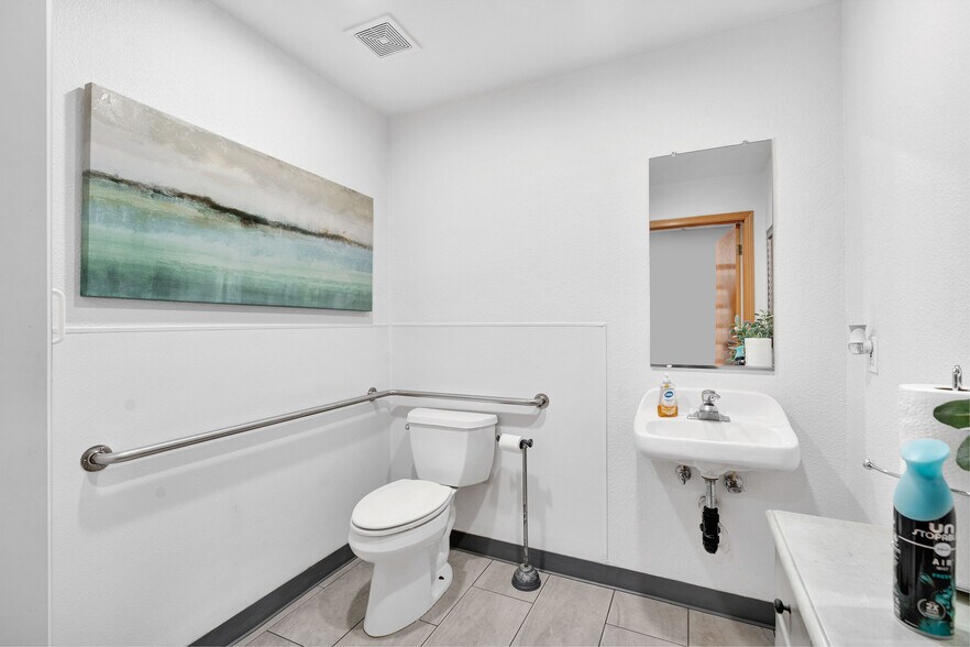 More Photos Of 1848 Industrial Way, Sanger Warehouse For Lease