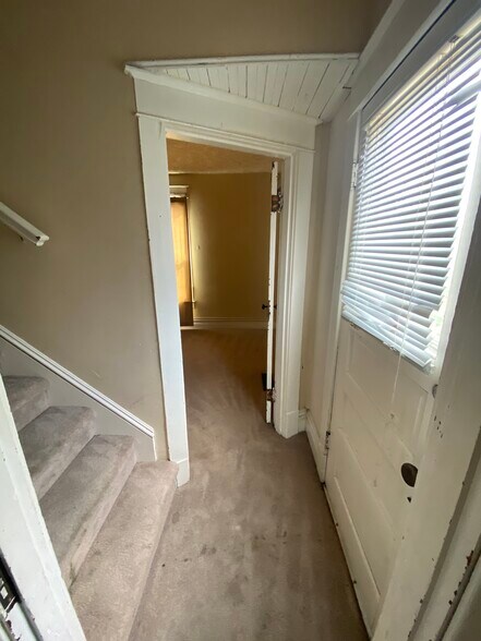 More Photos Of 1625 12th St SE, Salem Office Residential For Sale