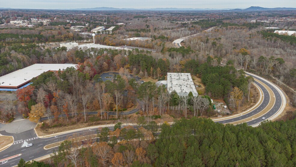 More Photos Of 190 Bluegrass Valley Pky, Alpharetta Office For Lease