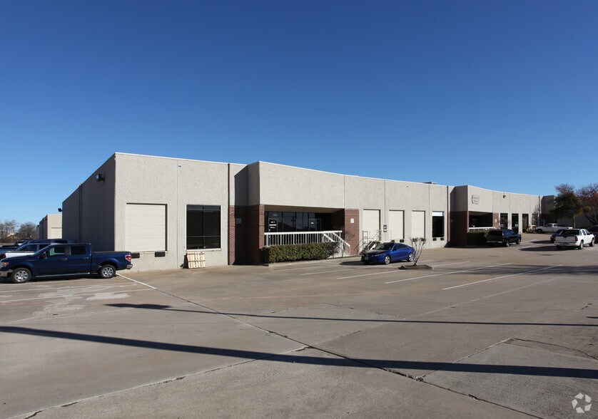 More Photos Of 1111 Jupiter Rd, Plano Warehouse For Lease