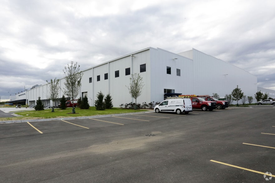 Primary Photo Of 555 Northwest Ave, Northlake Refrigeration Cold Storage For Lease