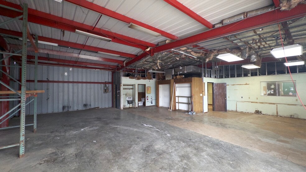 More Photos Of 500 Alakawa St, Honolulu Warehouse For Lease