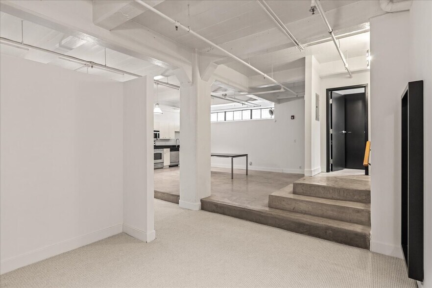 More Photos Of 109 N Orianna St, Philadelphia Office For Sale