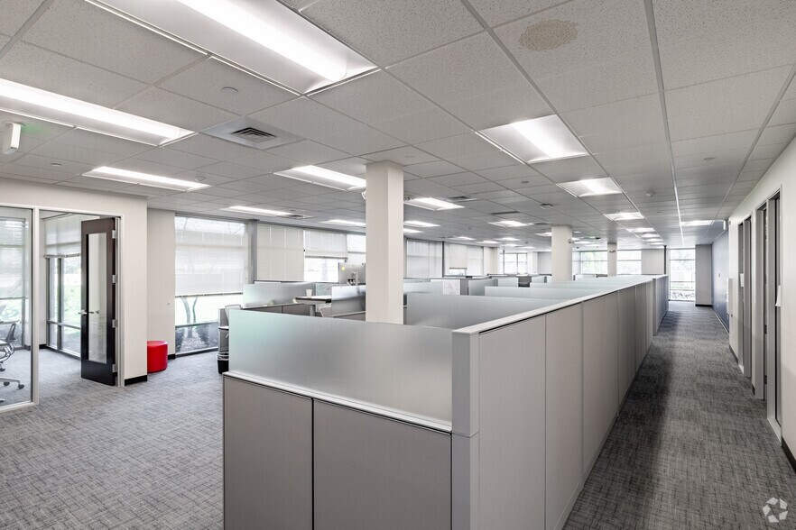 More Photos Of 1100 E Riverside Dr, Eagle Unknown For Lease