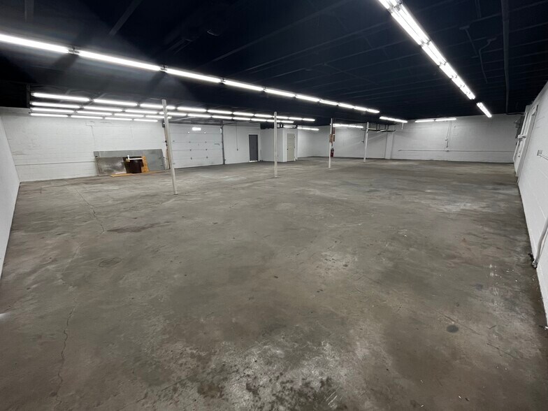 More Photos Of 206 Emile St, Greenville Warehouse For Lease