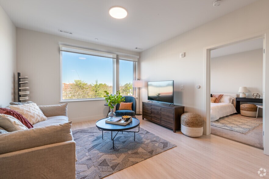 More Photos Of 39 Trotter Rd, Weymouth Apartments For Lease