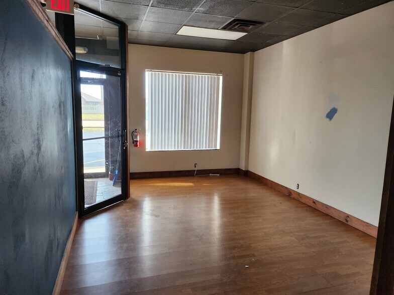 More Photos Of 459-473 N Washburn St, Oshkosh Storefront Retail Office For Lease