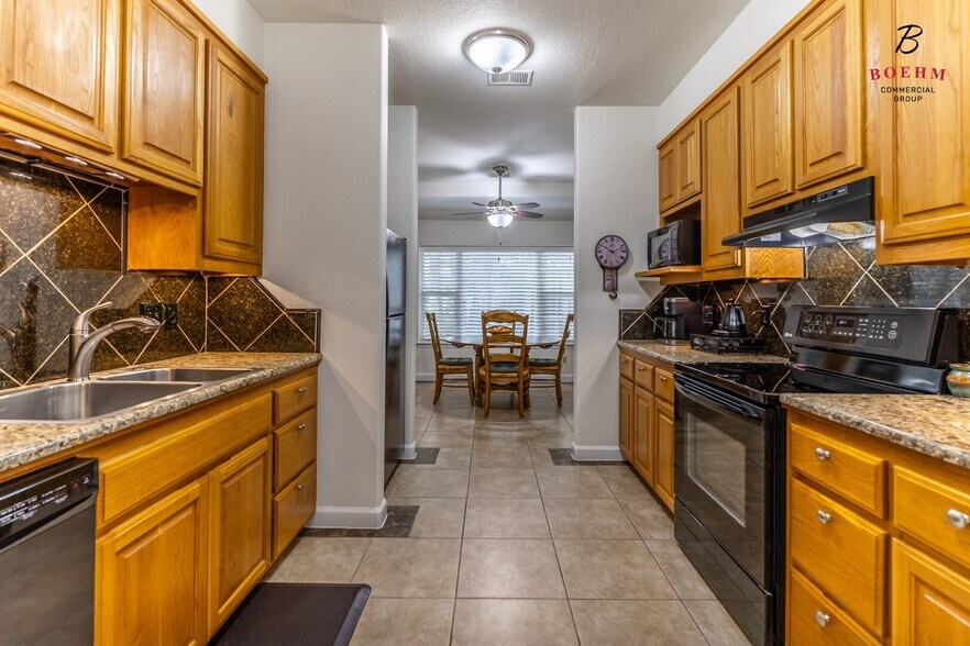 More Photos Of 50500 Interstate 10 W, Comfort Office For Sale